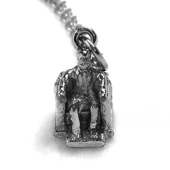 Abraham Lincoln sitting Statue Charm Pendant Necklace - Picture 2 of 2